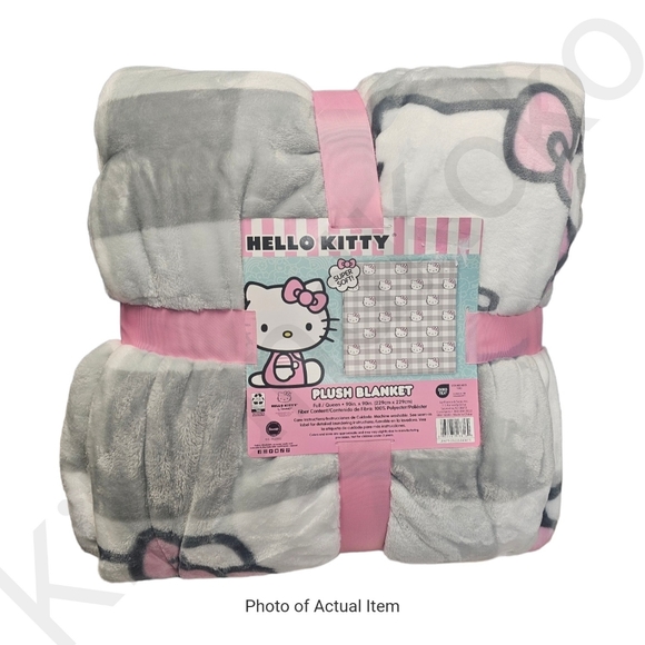Hello Kitty Bedding Htf Nwt Hello Kitty Queemfull Plush Blanket